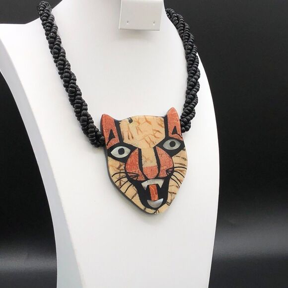 Vintage MOP Coral Mosaic Tiger Pendant Necklace Mother of Pearl Inlay 1970s 80s - Picture 3 of 9